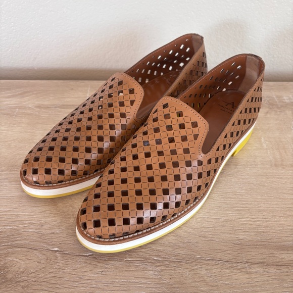 Aquatalia Zanna Perforated Brown Leather Slip-On Loafer‎ Size 8 - Picture 1 of 8